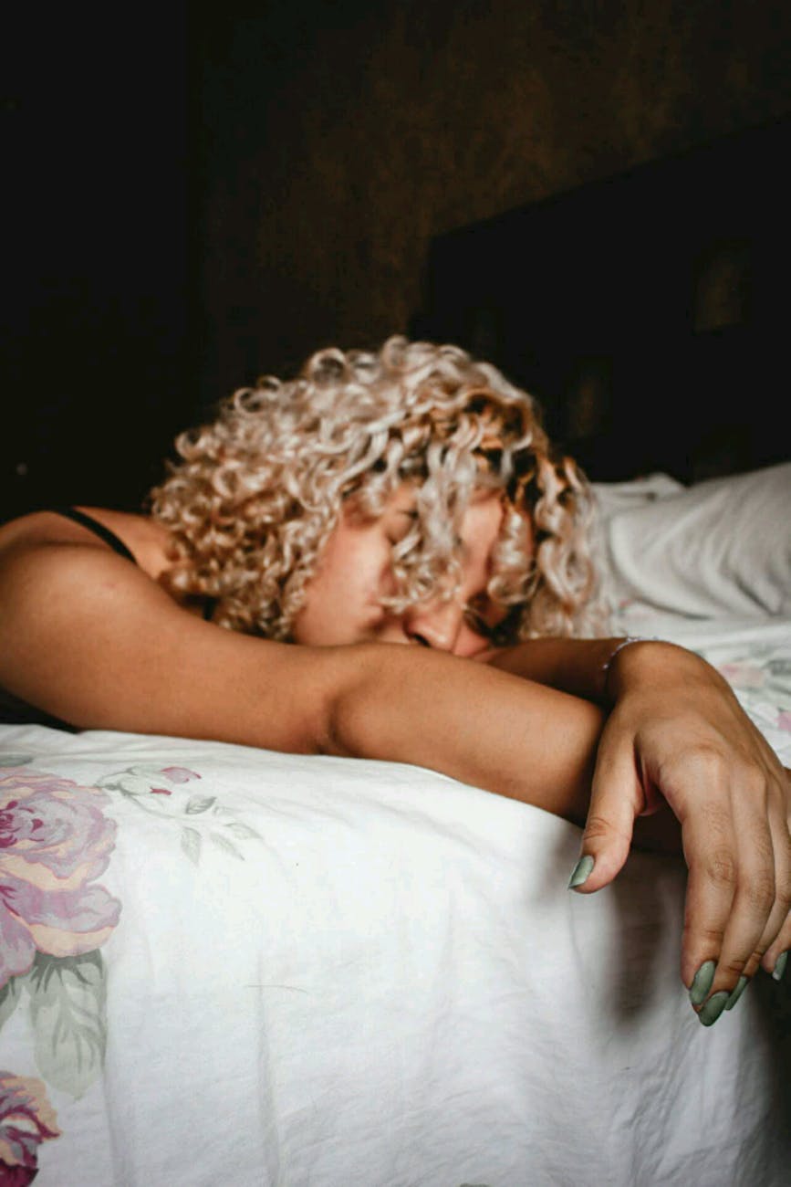 The Ultimate Evening Routine for Better Sleep & Stress&nbsp;Relief